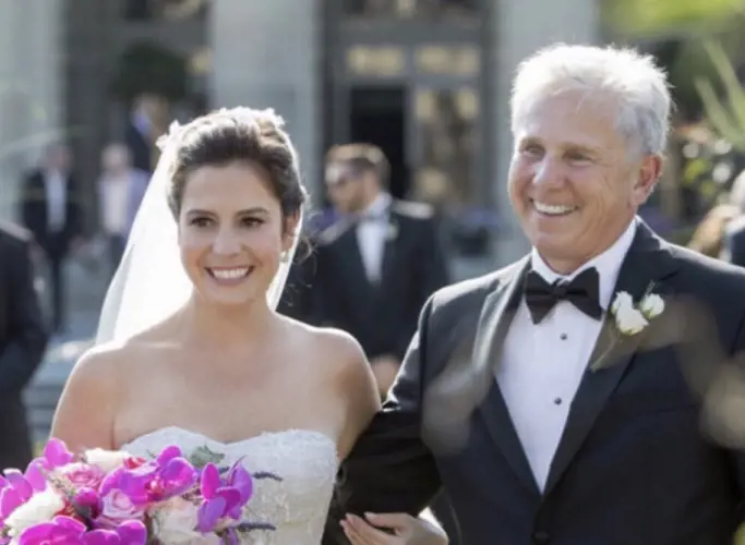 Elise Stefanik clicked a picture with her father, Ken Stefanik on wedding day.