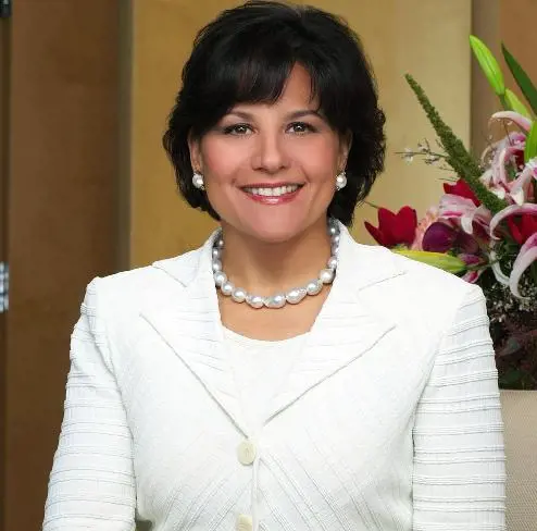 Penny Pritzker 38th United States Secretary of Commerce protrait image.