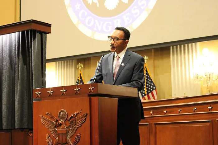 Kweisi Mfume is giving speech at the portrait unveiling for Chairman Elijah Cummings.