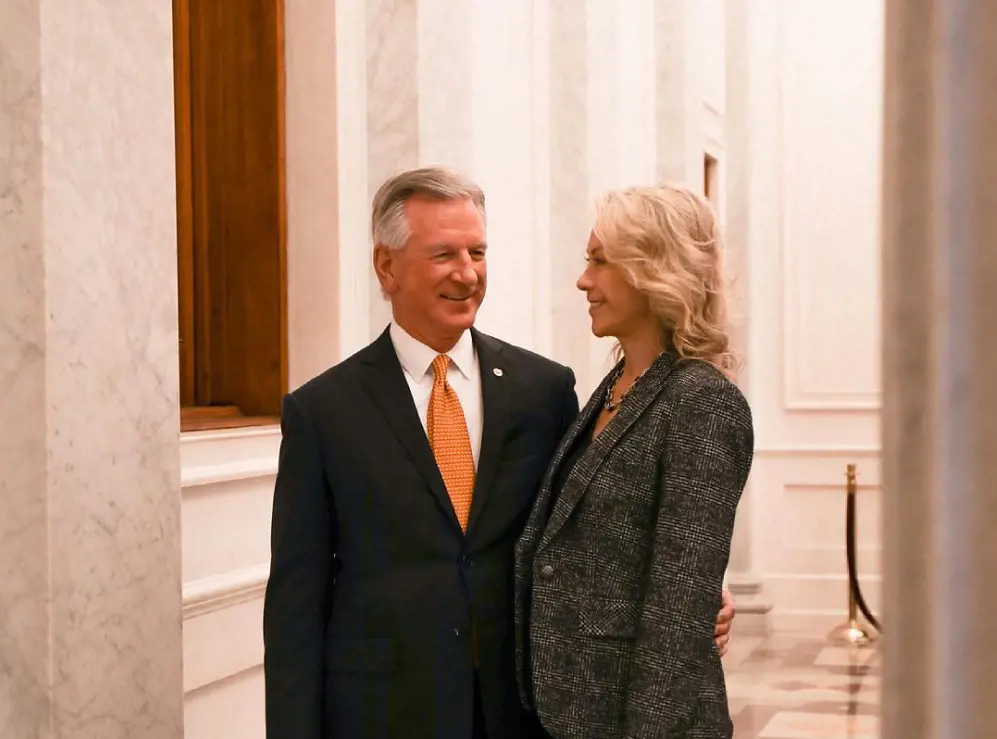 Senator Tommy Tuberville wishing his wife, Suzanne on Mother's Day. 